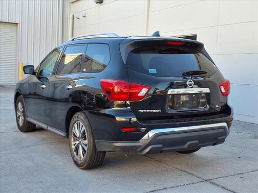 2020 Nissan Pathfinder SL 2WD