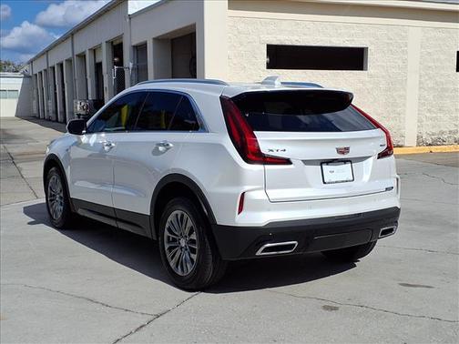 2024 Cadillac XT4 Premium Luxury