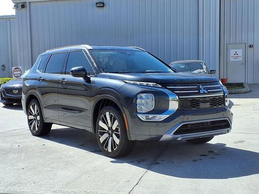 Graphite Gray 2026 Mitsubishi Outlander SEL S-AWC