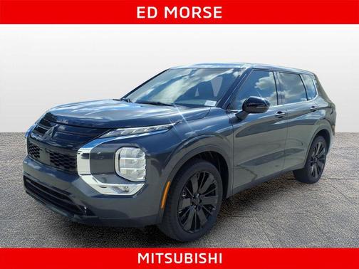 Graphite Gray 2026 Mitsubishi Outlander LE