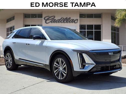 Vibrant White Tricoat 2026 Cadillac LYRIQ Luxury
