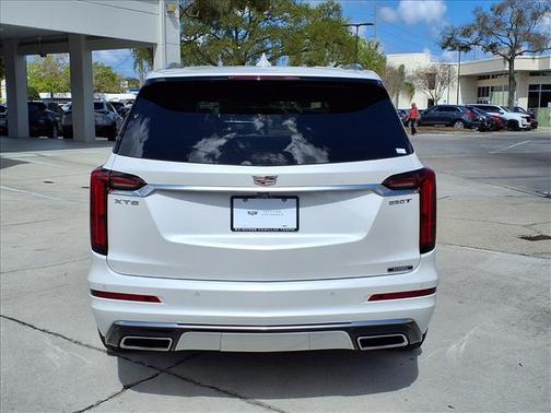 2024 Cadillac XT6 Luxury FWD