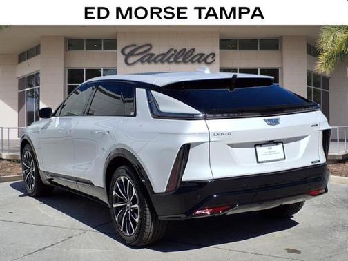 2025 Cadillac LYRIQ V