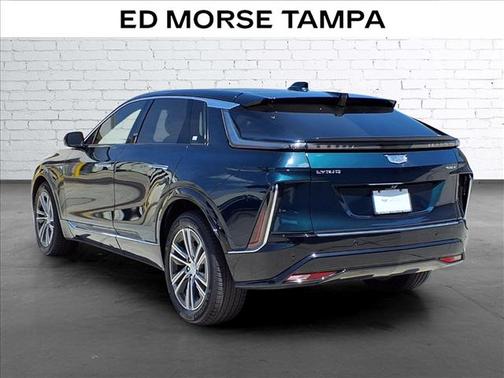 Emerald Lake Metallic 2024 Cadillac LYRIQ V