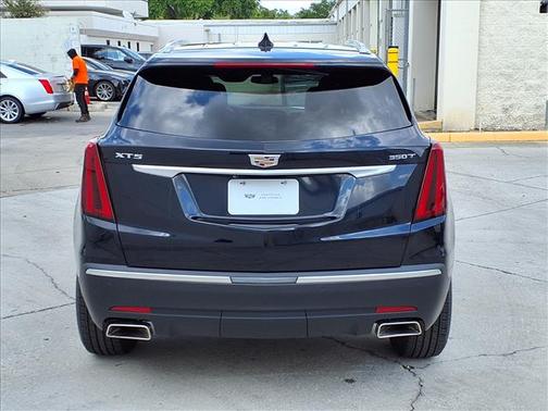 Dark Moon Blue Metallic 2022 Cadillac XT5 Luxury