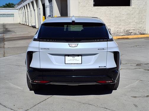 Vibrant White Tricoat 2026 Cadillac LYRIQ V