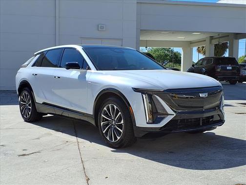 Vibrant White Tricoat 2026 Cadillac LYRIQ V