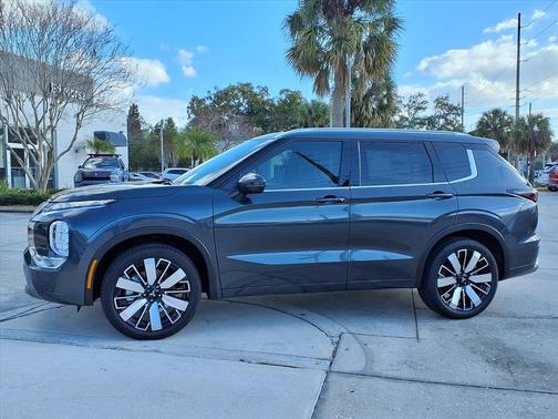 Graphite Gray 2026 Mitsubishi Outlander SEL