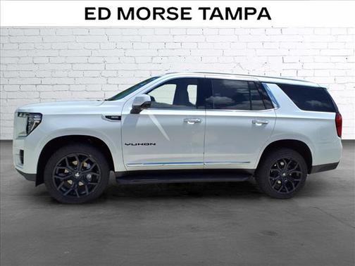 White Frost Tricoat 2022 GMC Yukon SLT
