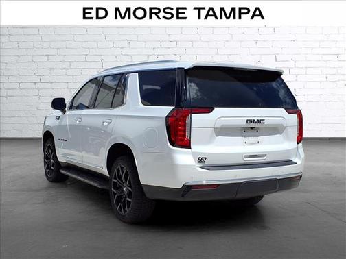 White Frost Tricoat 2022 GMC Yukon SLT
