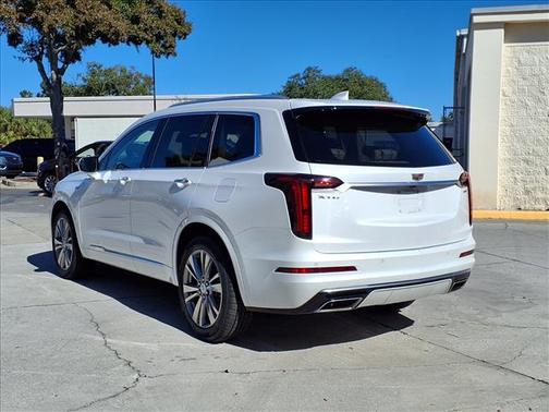 2023 Cadillac XT6 Premium Luxury FWD