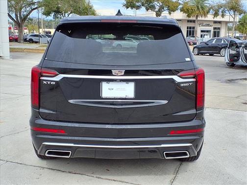 2024 Cadillac XT6 Luxury FWD