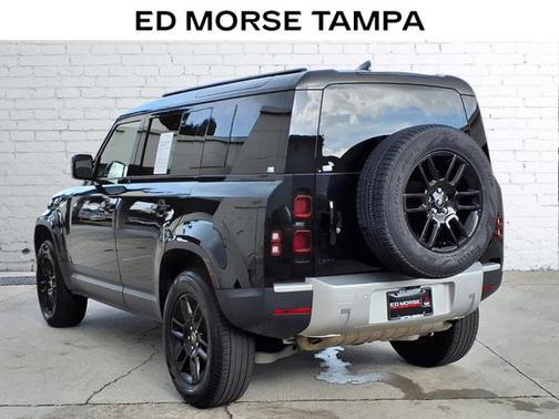 2025 Land Rover Defender 110 P300