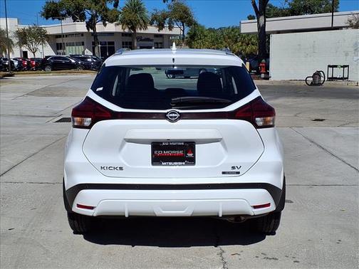 2023 Nissan Kicks SV