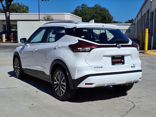 2023 Nissan Kicks SV