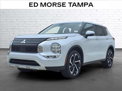 White Diamond 2024 Mitsubishi Outlander SE S-AWC