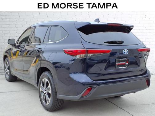 2021 Toyota Highlander Hybrid XLE