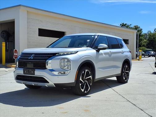 2022 Mitsubishi Outlander SE