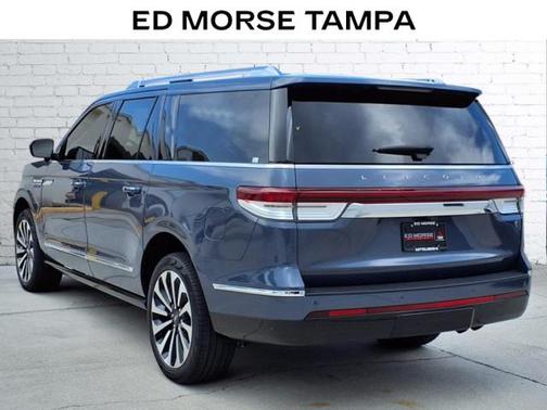 2023 Lincoln Navigator L Reserve