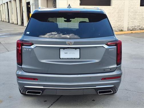 2022 Cadillac XT6 Premium Luxury FWD