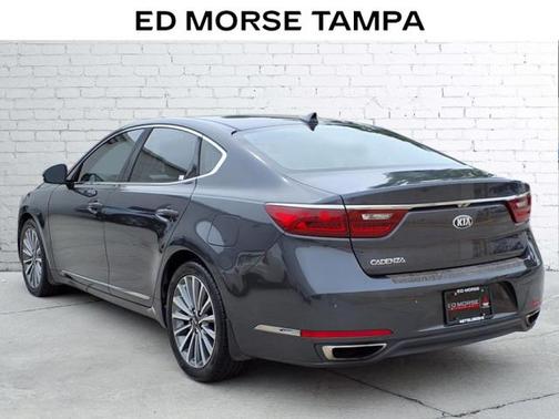 2017 Kia Cadenza Premium