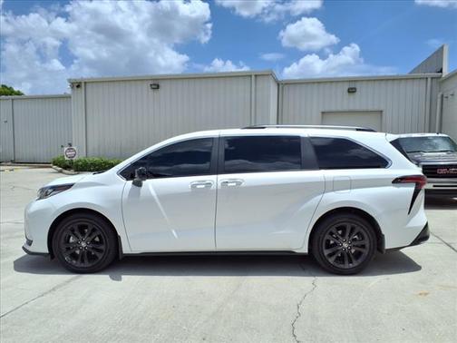 2024 Toyota Sienna XSE 7 Passenger
