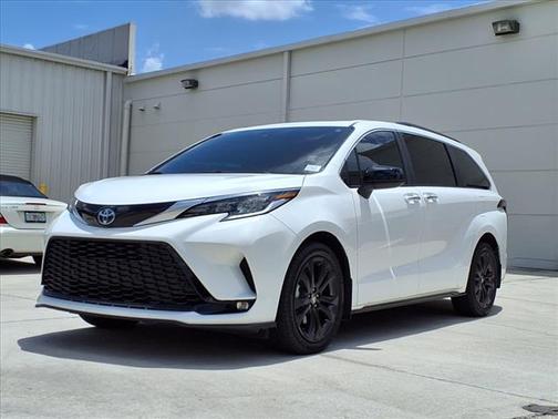 2024 Toyota Sienna XSE 7 Passenger