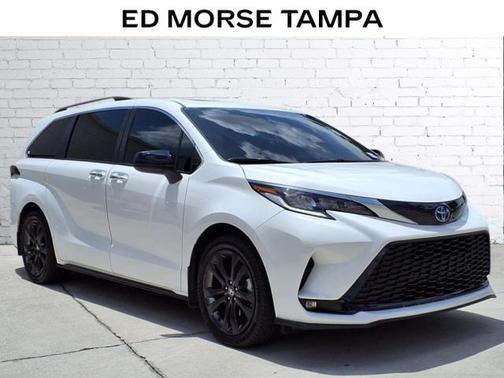2024 Toyota Sienna XSE 7 Passenger