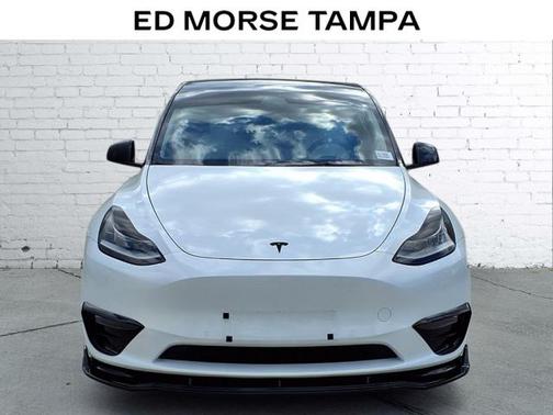 2022 Tesla Model Y Long Range Dual Motor All-Wheel Drive