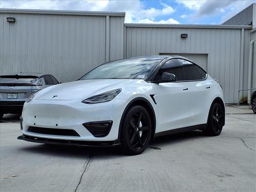 2022 Tesla Model Y Long Range Dual Motor All-Wheel Drive