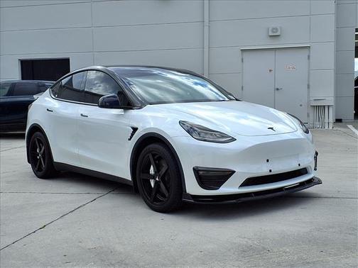 2022 Tesla Model Y Long Range Dual Motor All-Wheel Drive