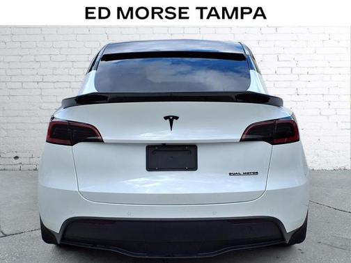 2022 Tesla Model Y Long Range Dual Motor All-Wheel Drive