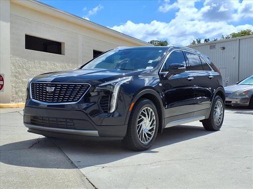 2022 Cadillac XT4 Premium Luxury