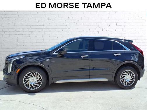 2022 Cadillac XT4 Premium Luxury
