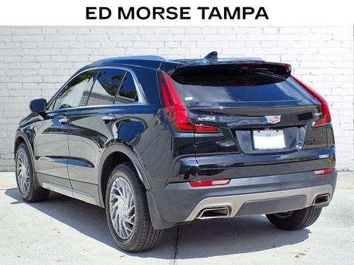 2022 Cadillac XT4 Premium Luxury