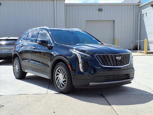 2022 Cadillac XT4 Premium Luxury