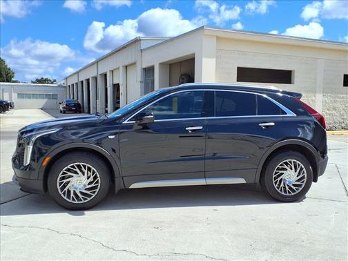 2022 Cadillac XT4 Premium Luxury