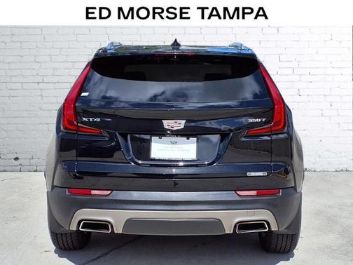 2022 Cadillac XT4 Premium Luxury