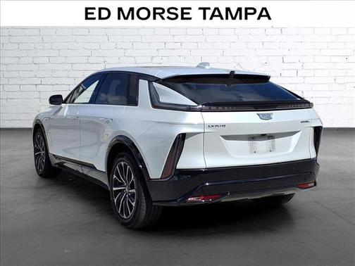 Crystal White Tricoat 2024 Cadillac LYRIQ V