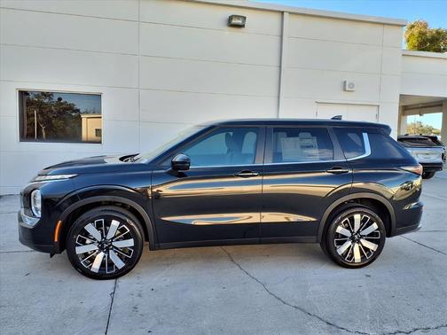 Black Diamond 2026 Mitsubishi Outlander SE S-AWC