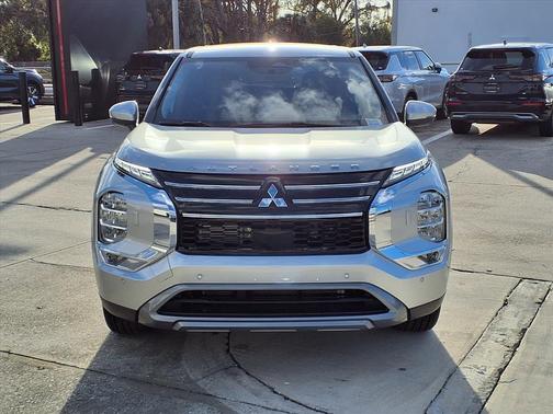 Alloy Silver Metallic 2026 Mitsubishi Outlander SE S-AWC