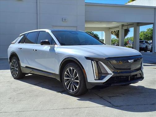 Vibrant White Tricoat 2026 Cadillac LYRIQ V