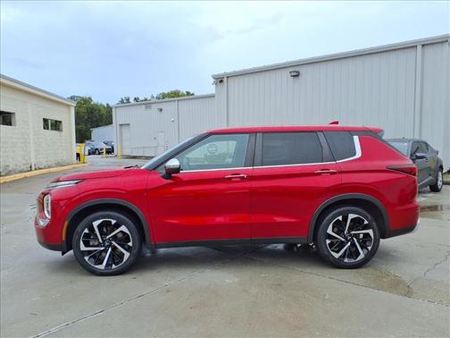 2022 Mitsubishi Outlander SE