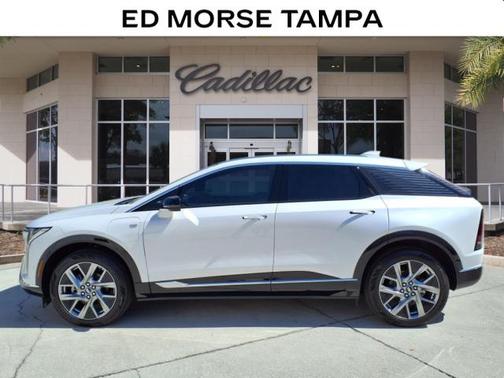 2025 Cadillac OPTIQ Luxury 1 AWD