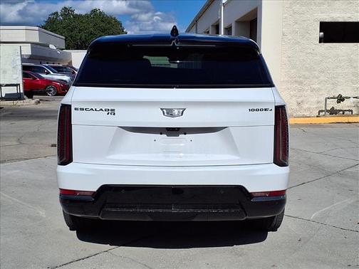 2025 Cadillac Escalade IQ Sport 2