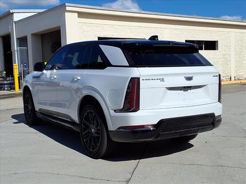 2025 Cadillac Escalade IQ Sport 2