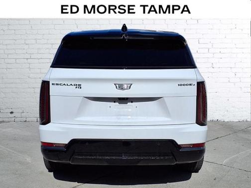 2025 Cadillac Escalade IQ Sport 2