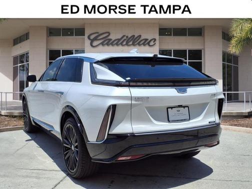 2025 Cadillac LYRIQ V