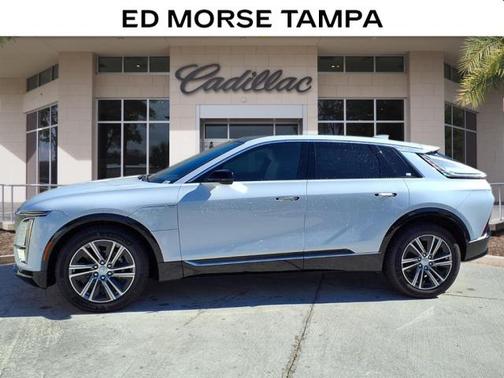 Vibrant White Tricoat 2026 Cadillac LYRIQ V