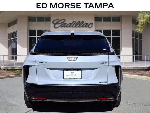 Vibrant White Tricoat 2026 Cadillac LYRIQ V